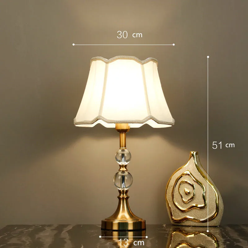 Скандинавска светодиодна настолна лампа Златисти метални настолни лампи за спалня, дневна, нощна лампа, настолни лампи, декорации, сватбени осветителни тела