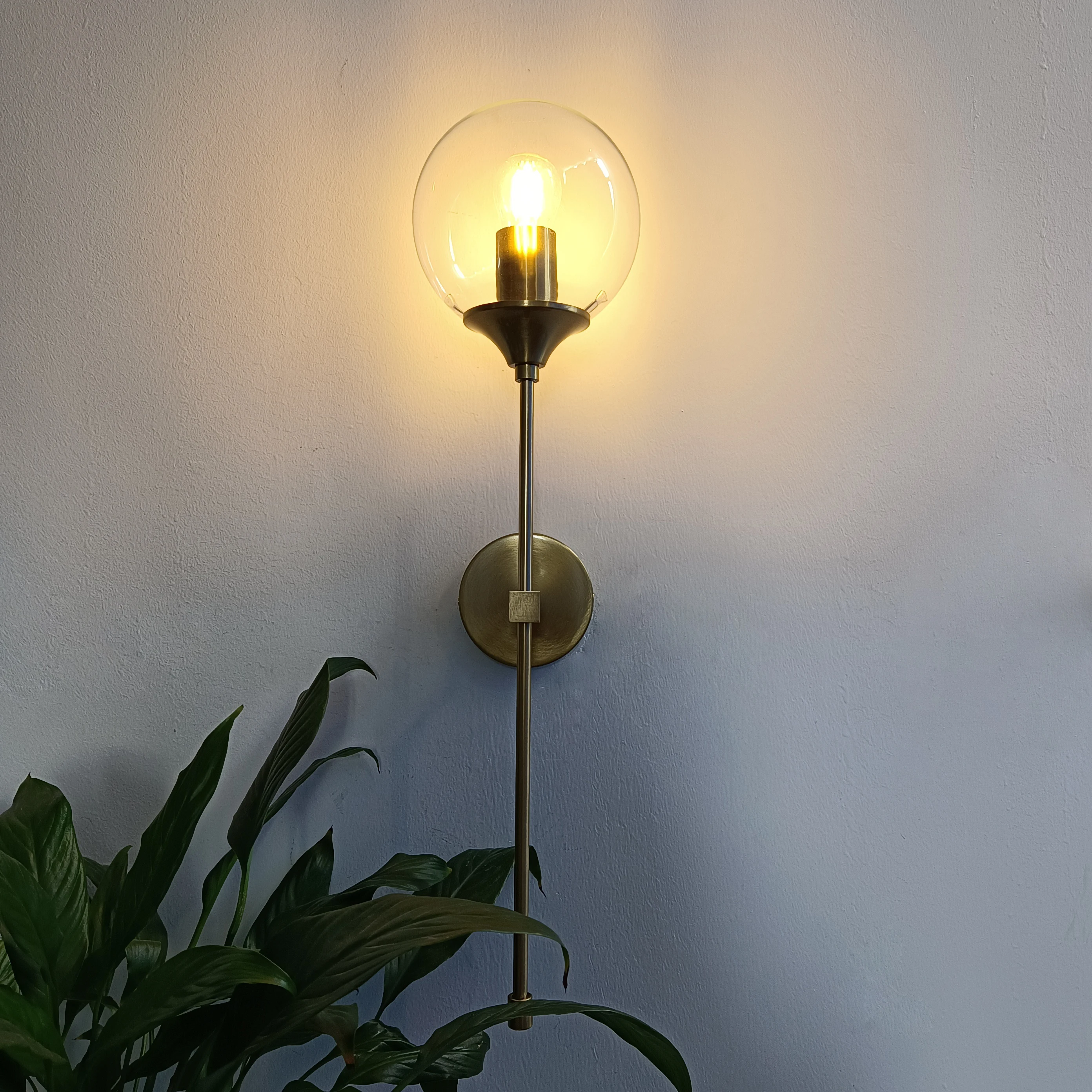 Модерна стъклена лампа, монтиран на стената лампа, творчески златни аплици, кръгла лампа в скандинавски стил, домашен малка странична лампа за дневна, кухня